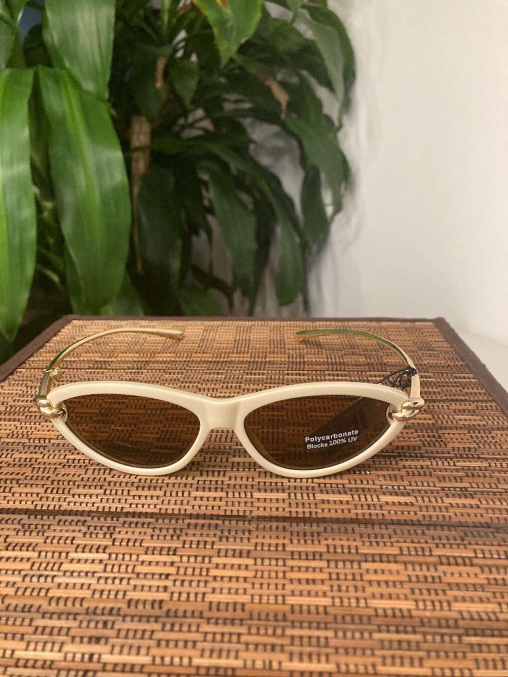 Cat Eye Dual Bar Frame Tinted Sunglasses (Cream ) MP25581AP